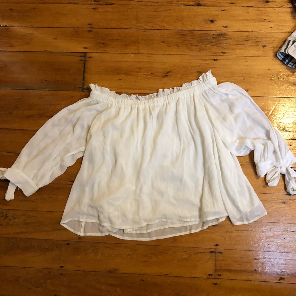 Off-Shoulder White Flowy Longsleeve